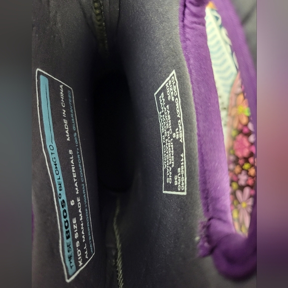 Bogs Boots Size 5 Daisy Love Purple Floral - Picture 8 of 10